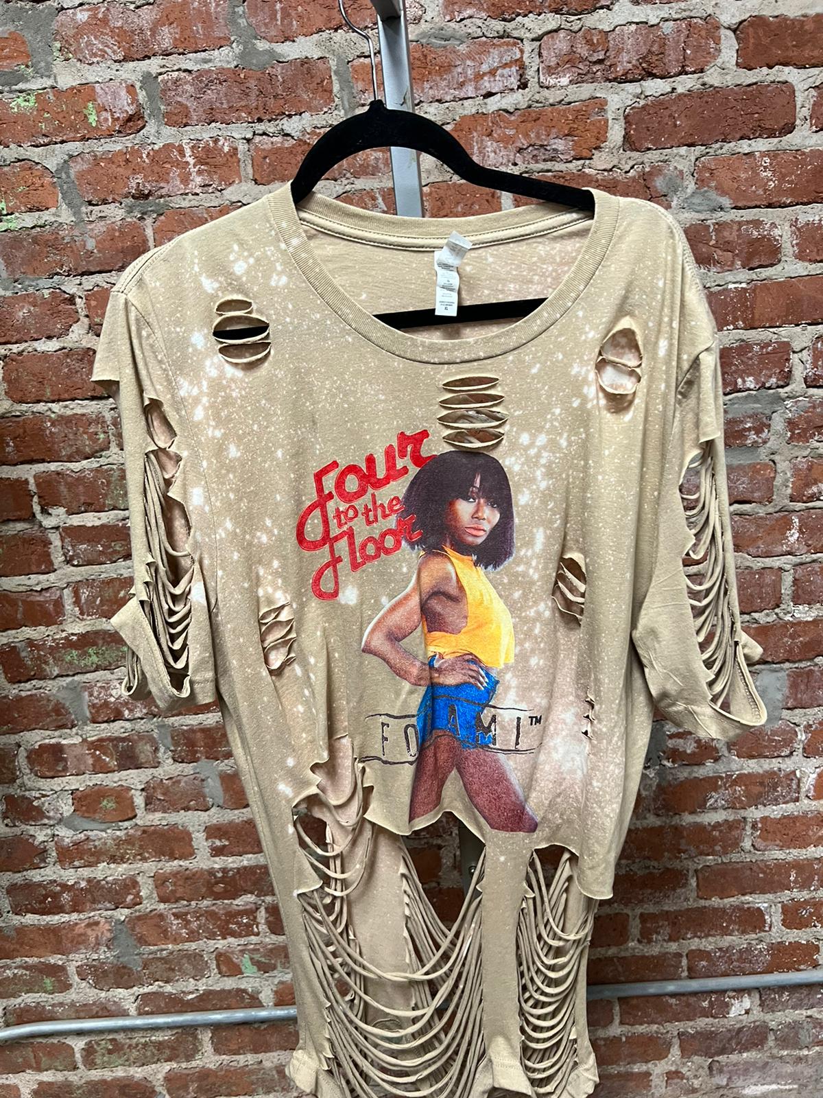 Four to the floor - Folami Vintage Ripped T-Shirt